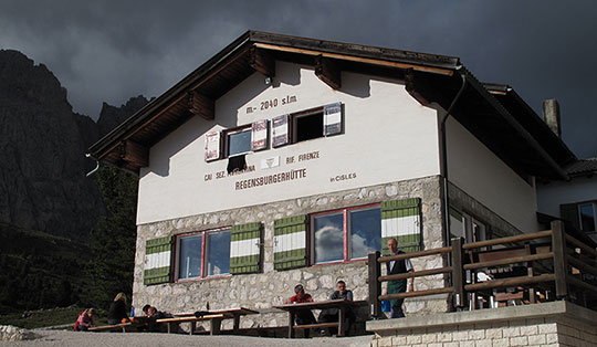 Regensburger Hütte (2037 m)