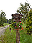 Schild am Hütteneingang