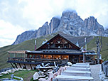 Langkofel im Hintergrund