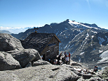 Rojacher Hütte mit Schareck im Hintergrund