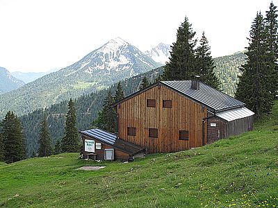 Im Hintergrund Seekar- und Seebergspitze