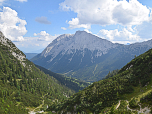 Der Ausblick über das Gaistal zur Hohen Munde