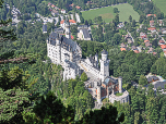 Schloss Neuschwanstein beim Abstieg über den Tegelberggrat