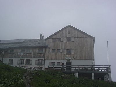 Tilisunahütte im Nebel