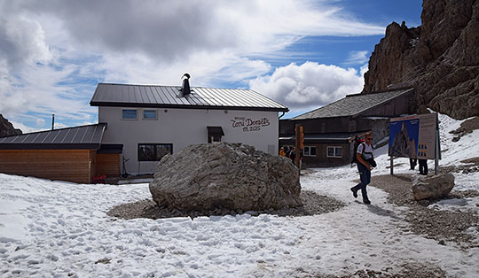 Toni-Demetz-Hütte (2685 m)