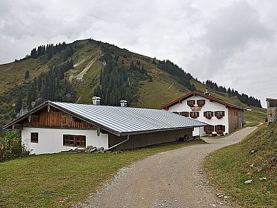 Wallberghaus mit Setzberg