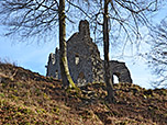 Die Hütte liegt neben der Burgruine Werdenfels