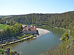 Blick vom Aussichtspunkt hinunter zum Kloster Weltenburg