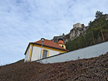 Blick hinauf zum Schloss Arnsberg
