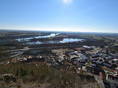Der Ausblick zum Donaustaufer Altwasser