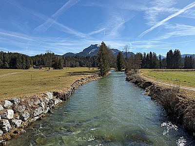 ...und überqueren die Leitzach