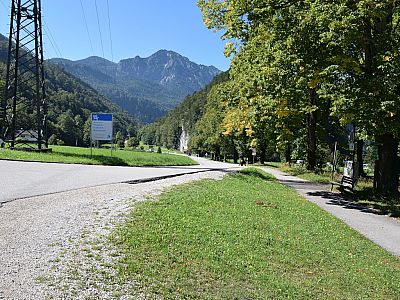 Hier verlassen wir die Straße nach rechts