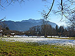 Vom Aussichtspunkt blicken wir zum Hochgern...