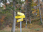...und wir treffen auf einen Querweg