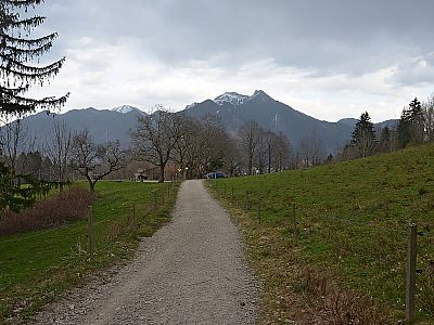 ...zum Parkplatz Stehtrumpf, wo wir auf den Aufstiegsweg treffen
