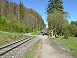 Wir folgen ein Stück dem Bahngleis...