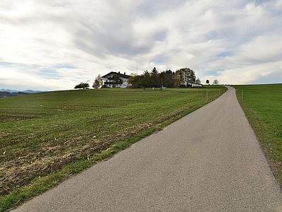 Nach Westen marschieren wir auf den höchsten Punkt zu