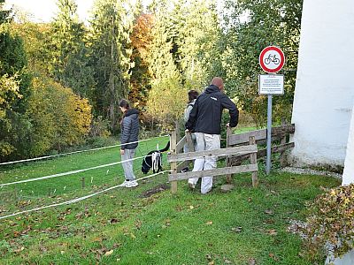 Links der Kapelle führt setzten wir unsern Weg fort