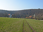 Blick zur Frauenbergkapelle und zur Klosterkirche St. Georg