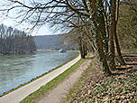...und folgen der Uferpromenade 