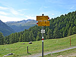 Wegweiser an der Alp Es-Cha Dadour