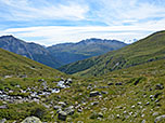 Rechts im Hintergrund taucht die Berninagruppe auf
