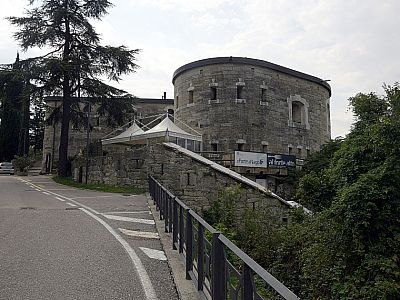 ... zum Forte de Nago