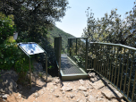 Wir erreichen die erste Stahltreppe