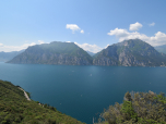 Der Blick zum Ponaletal auf der Westseite des Gardasees