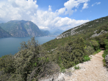 Im Nordwesten werden die Wolken dichter