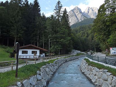 Entlang des Hammersbach verläuft der Aufstieg