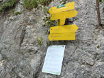 Links geht es zur Klamm, rechts zum Stangensteig