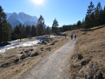 Nach Westen setzen wir unsere Wanderung fort