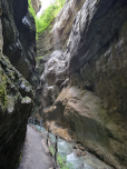Einer der hohen Wasserfälle die zu bestaunen sind.