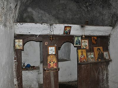 betrachten den Innenraum.