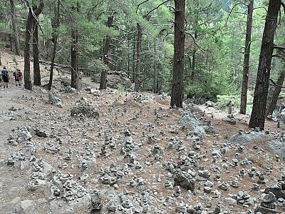 Unzählige Stoanamandl