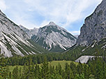 Blick hinunter zur Kastenalm