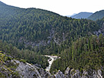 ...zur Gleirschhöhe und genießen den Tiefblick zur Isar