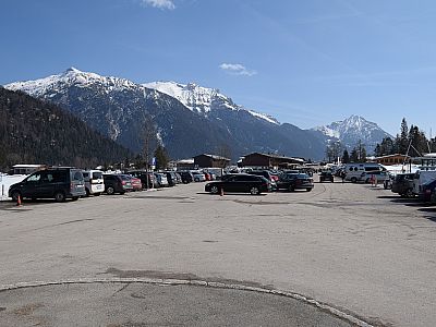 Am Parkplatz westlich von Pertisau starten wir unsere Tour