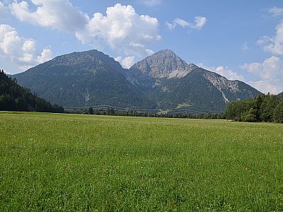 Hinter uns der mächtige Thaneller