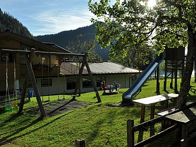 Überschüssige Energie kann im nahen Spielplatz abgebaut werden.