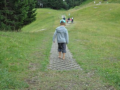 Diese Steine gibt es in der Stadt auch.