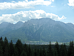 Blick über Mittenwald zum Karwendel