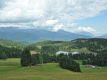 Blick zum Wildensee und dem dahinter liegenden Estergebirge