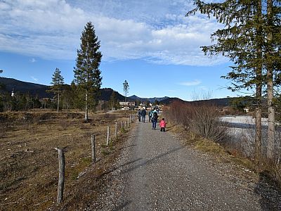 Auf der linken Uferseite... 