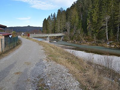 ... spazieren wir zurück zum Wanderparkplatz Krün.