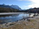 Die Wehranlage des Isarstausees