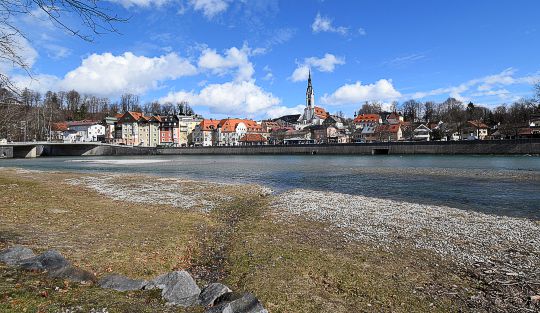 Spaziergang zum Isarstausee und Kalvarienberg bei Bad Tölz