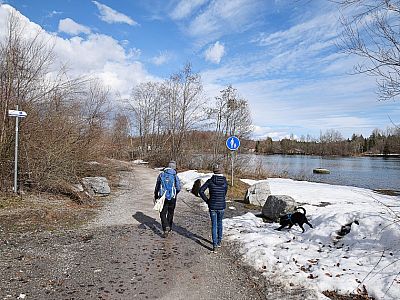 Hier können wir den Abschnitt an der Straße wieder verlassen