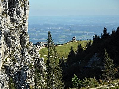 Die Steinlingalm hinter dem Staffelstein